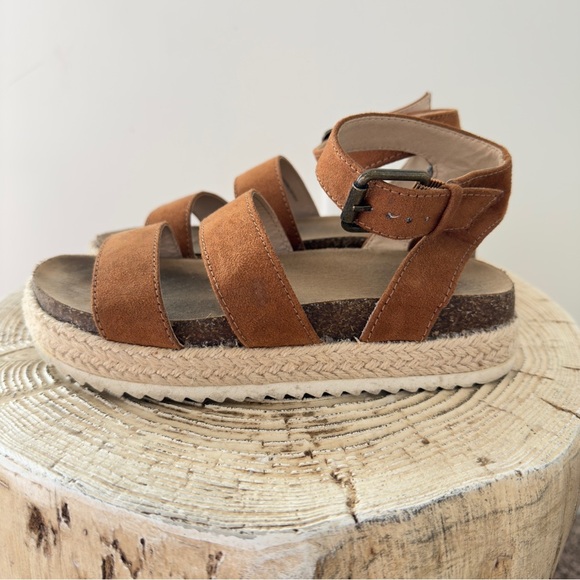 Art Class Kids Girls' Agatha Buckle Footbed Sandals Size 1 - Picture 4 of 7